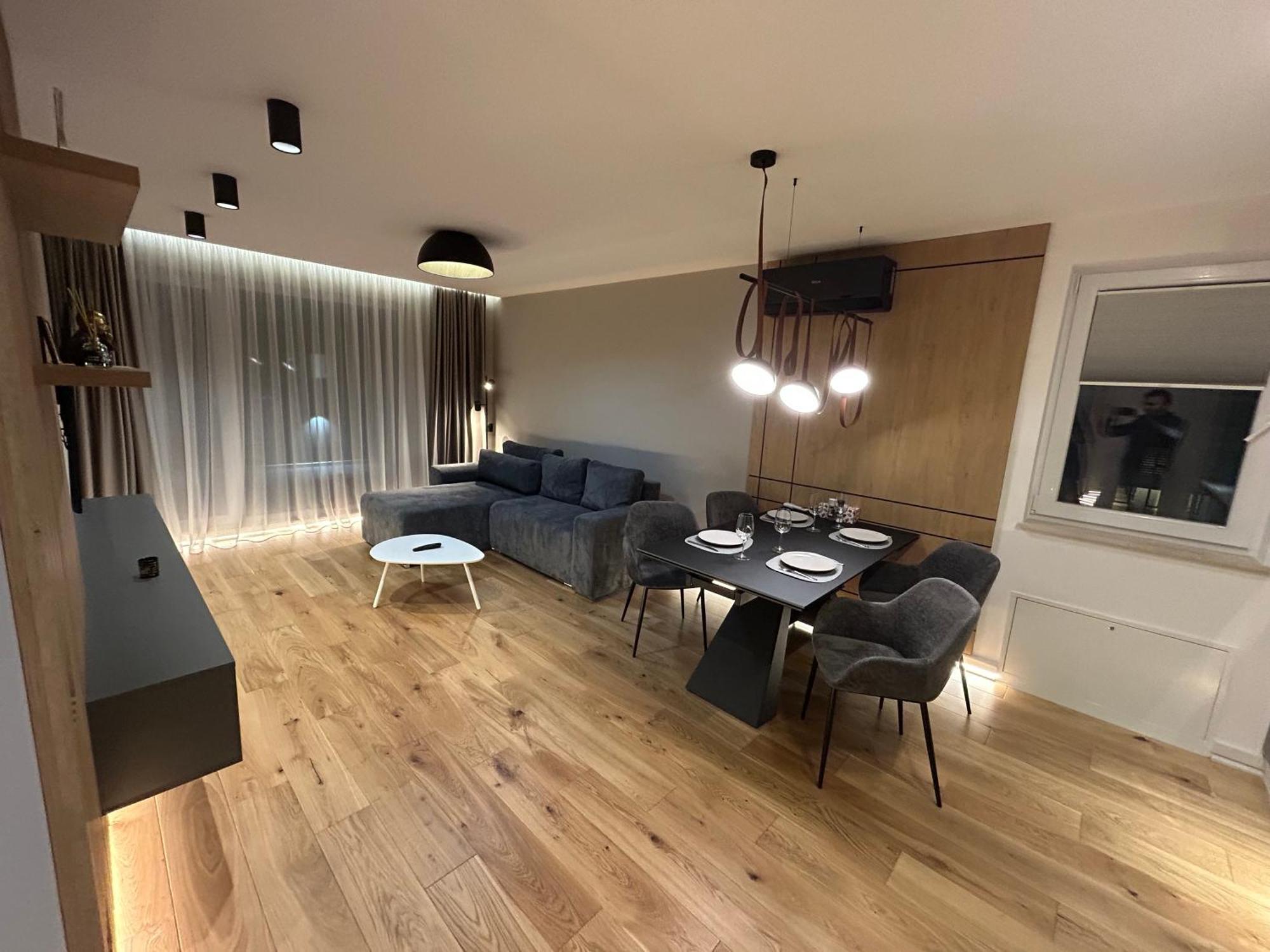 B-Holiday Luxury Apartments Urban Plaza براشوف المظهر الخارجي الصورة