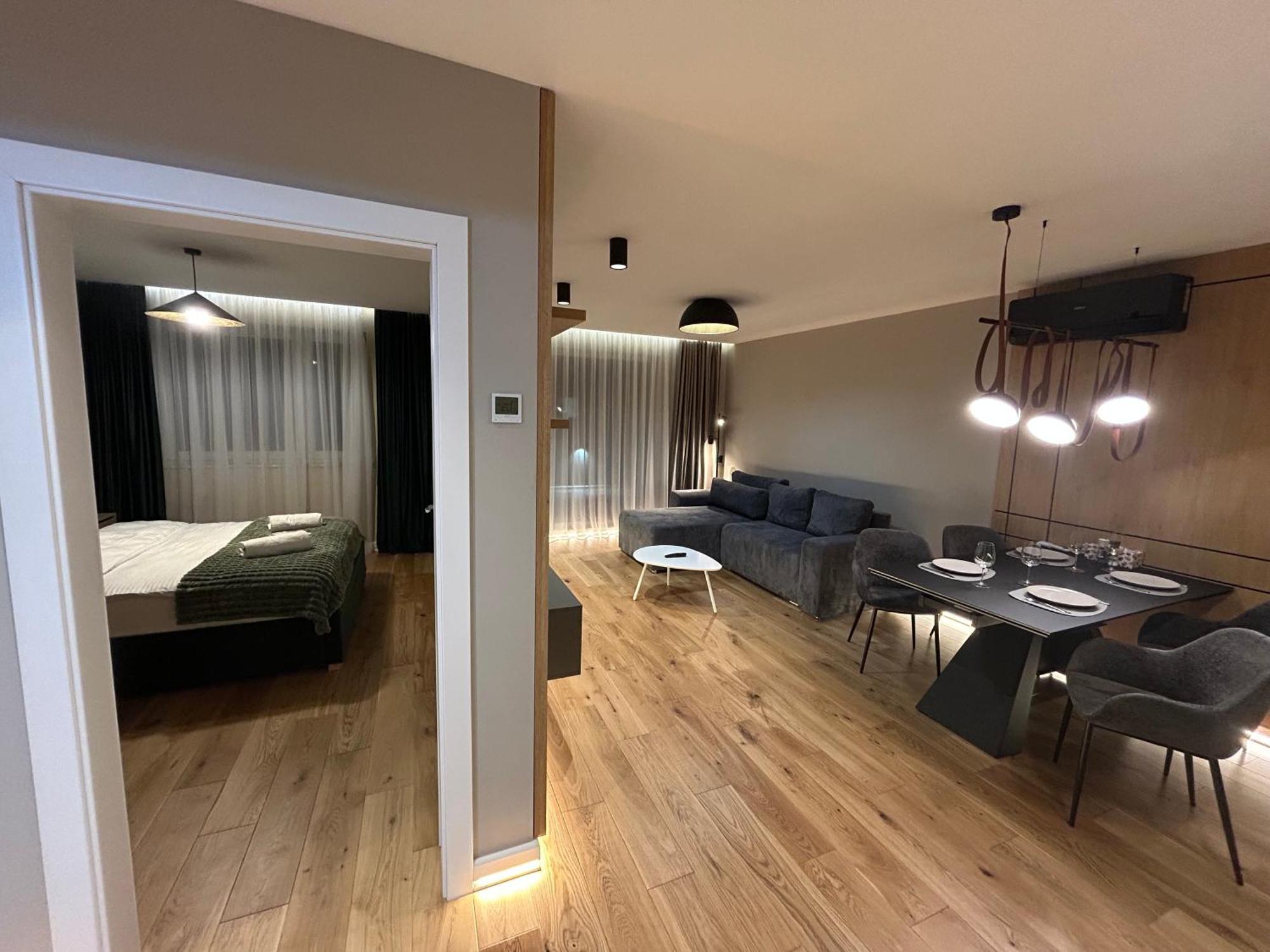 B-Holiday Luxury Apartments Urban Plaza براشوف المظهر الخارجي الصورة