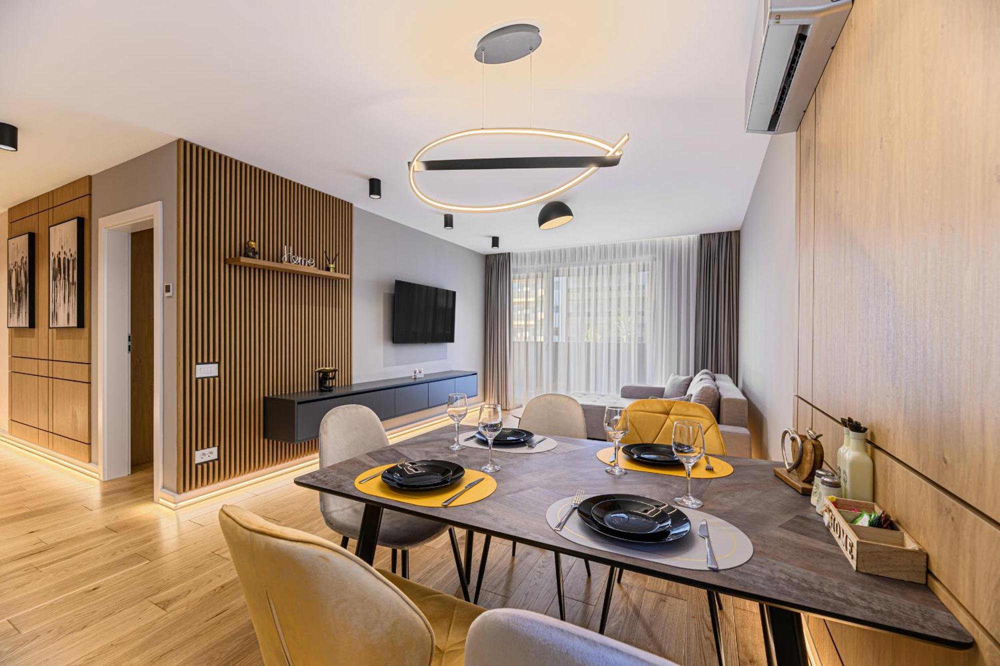 B-Holiday Luxury Apartments Urban Plaza براشوف المظهر الخارجي الصورة