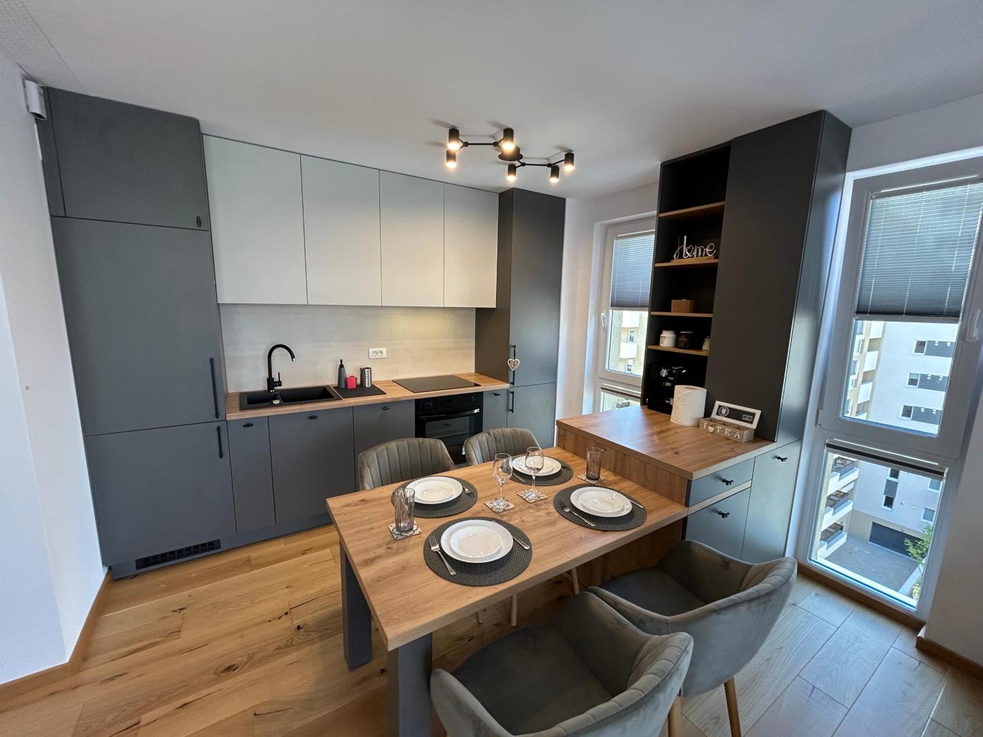 B-Holiday Luxury Apartments Urban Plaza براشوف المظهر الخارجي الصورة