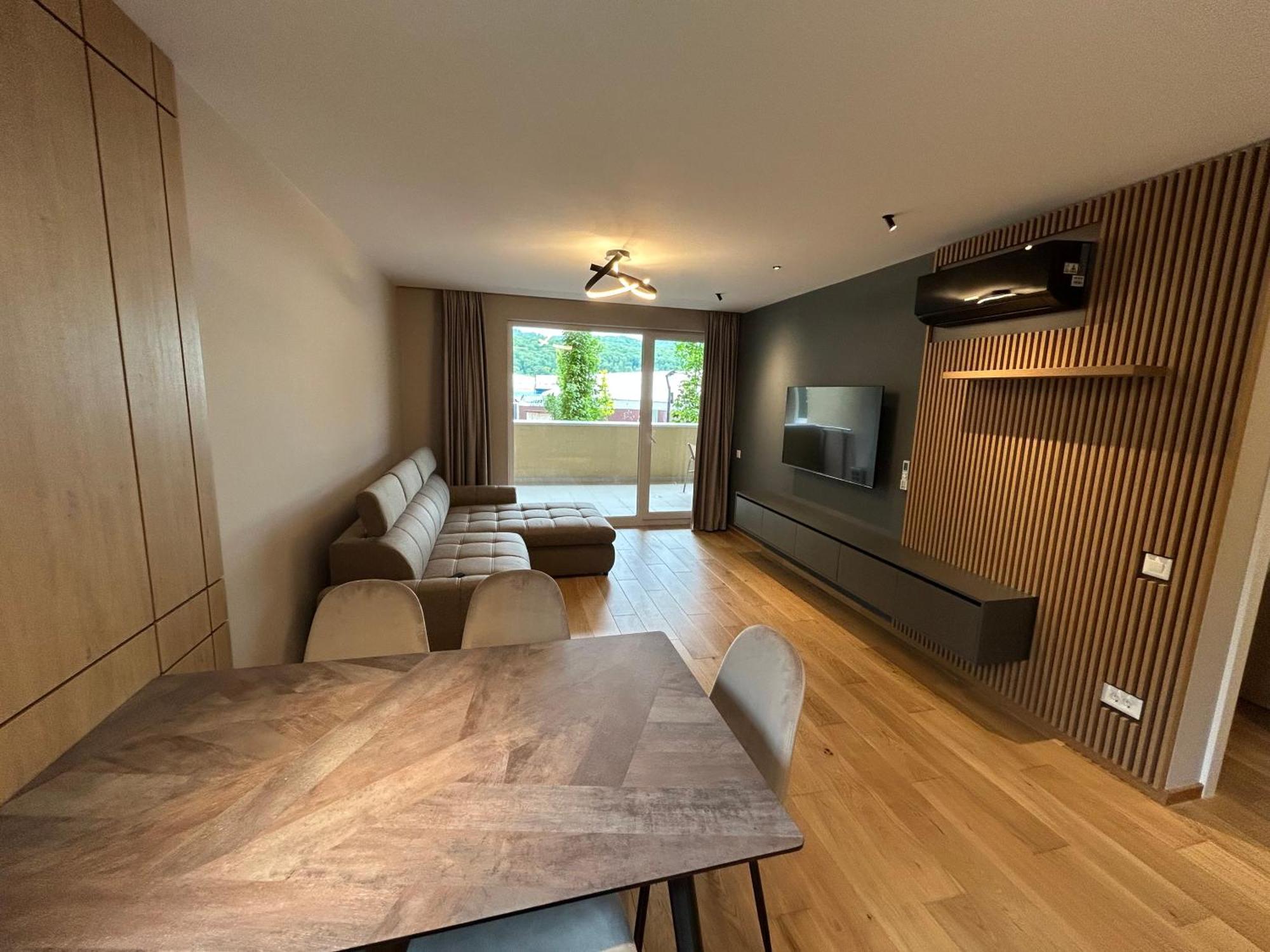 B-Holiday Luxury Apartments Urban Plaza براشوف المظهر الخارجي الصورة